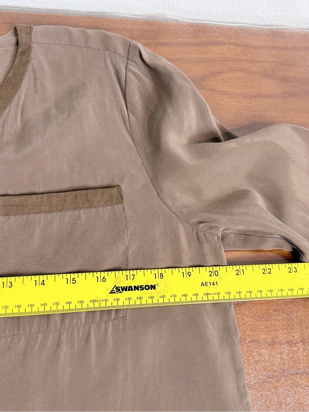 Chico's Tan Snap Front Long Sleeve Shirt 1/S - Picture 6 of 9
